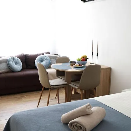 Apartamento Azura Jacuzzi - Private Courtyard & Hot Tub