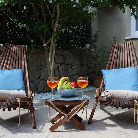 Appartamento Azura Jacuzzi - Private Courtyard & Hot Tub Spalato