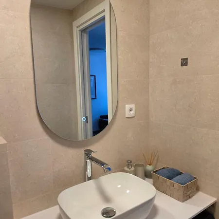 Apartamento Azura Jacuzzi - Private Courtyard & Hot Tub *