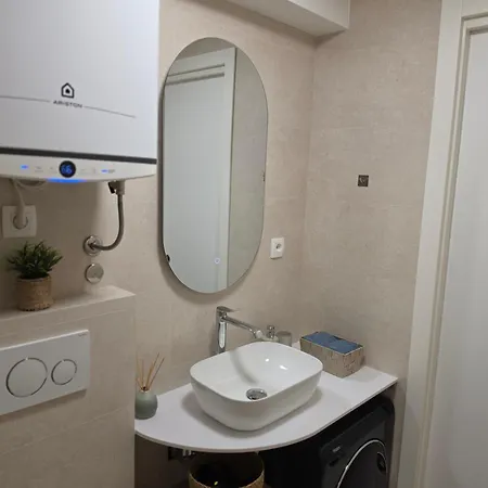 Appartamento Azura Jacuzzi - Private Courtyard & Hot Tub