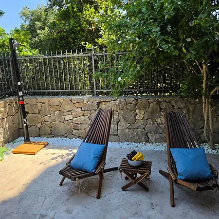Azura Jacuzzi - Private Courtyard & Hot Tub * Split
